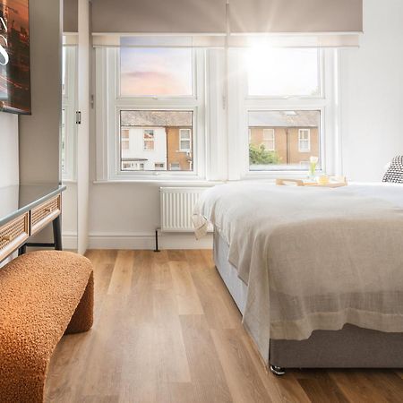 Newly Designed, 2Br Apt, 5Min From Northwood London Tube Station, Nato Hq, Ideal For Wembley, Warner Studio, Contractors Εξωτερικό φωτογραφία