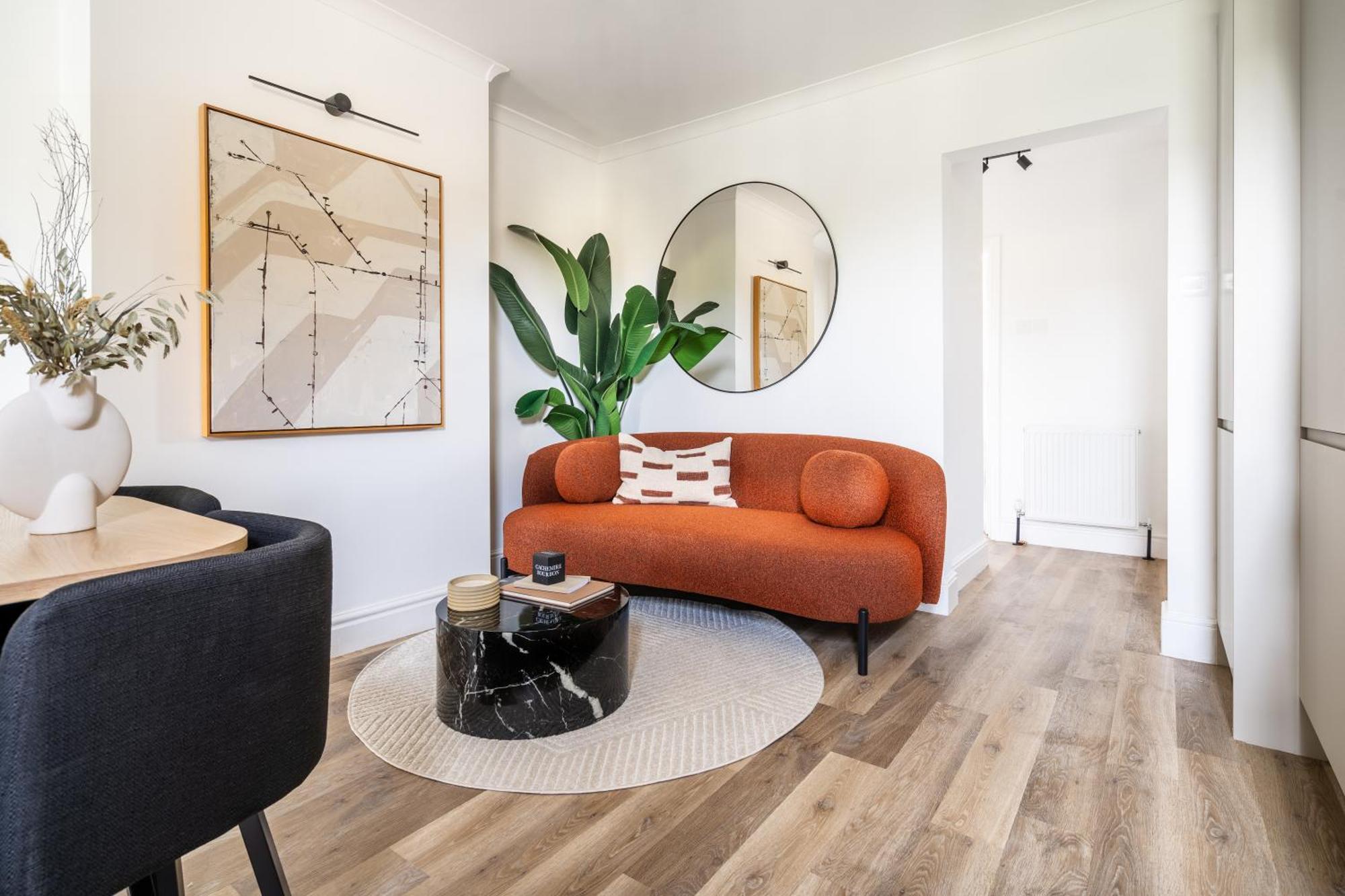Newly Designed, 2Br Apt, 5Min From Northwood London Tube Station, Nato Hq, Ideal For Wembley, Warner Studio, Contractors Εξωτερικό φωτογραφία