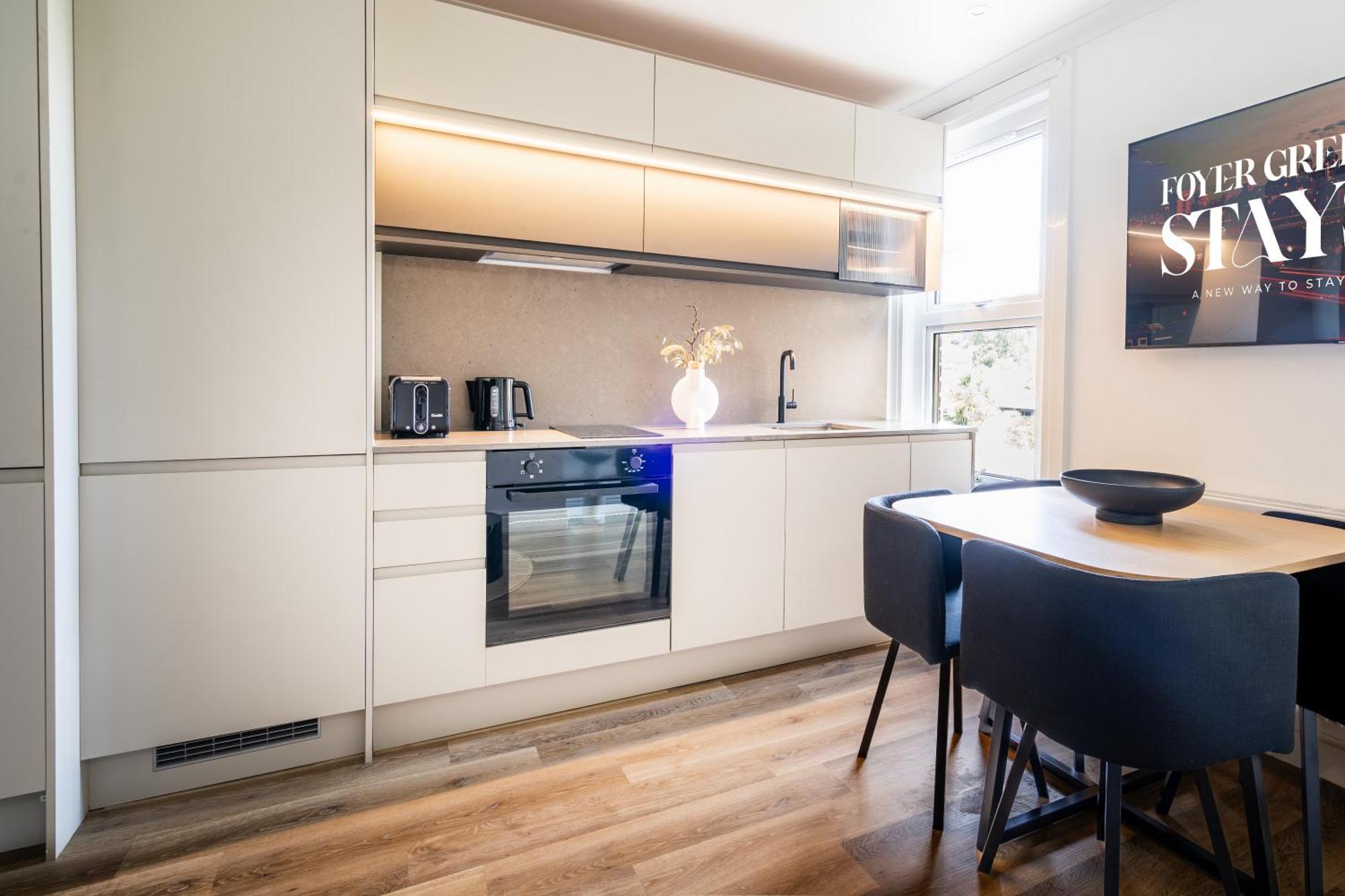 Newly Designed, 2Br Apt, 5Min From Northwood London Tube Station, Nato Hq, Ideal For Wembley, Warner Studio, Contractors Εξωτερικό φωτογραφία