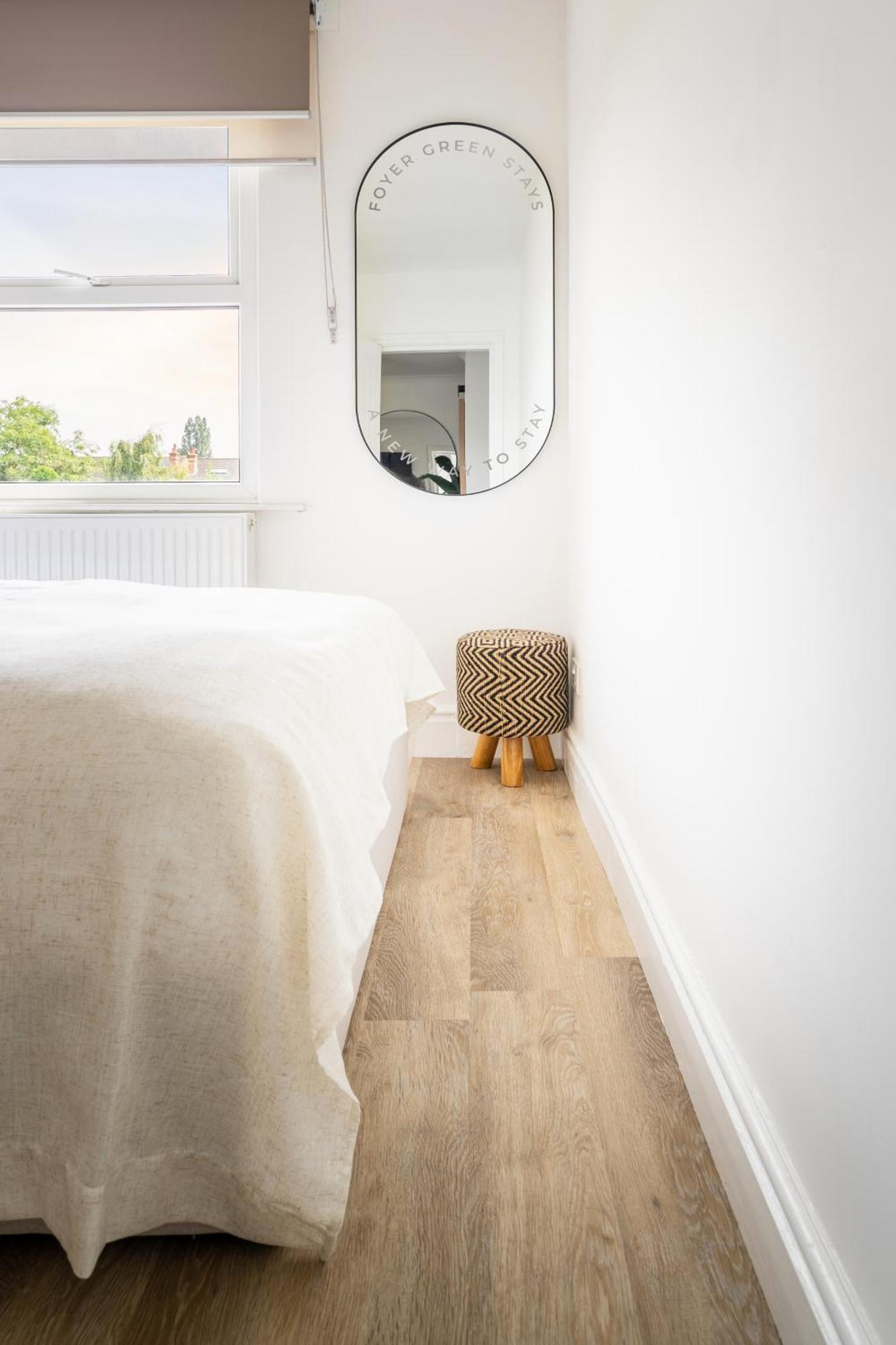 Newly Designed, 2Br Apt, 5Min From Northwood London Tube Station, Nato Hq, Ideal For Wembley, Warner Studio, Contractors Εξωτερικό φωτογραφία
